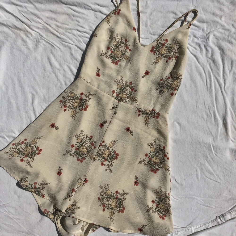 FLORAL OPEN BACK ROMPER